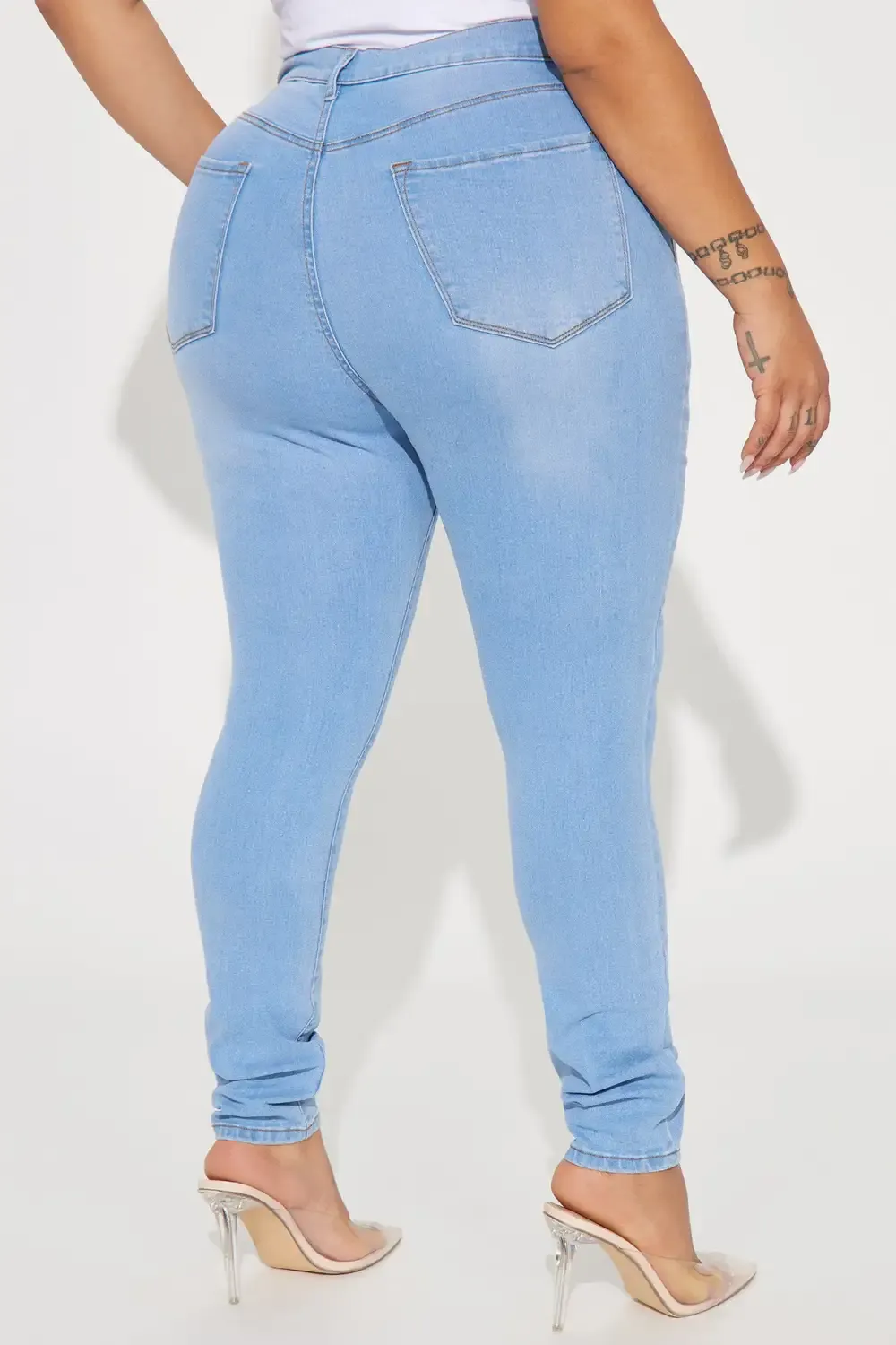 Show It Off Stretch Skinny Jean - Light Wash