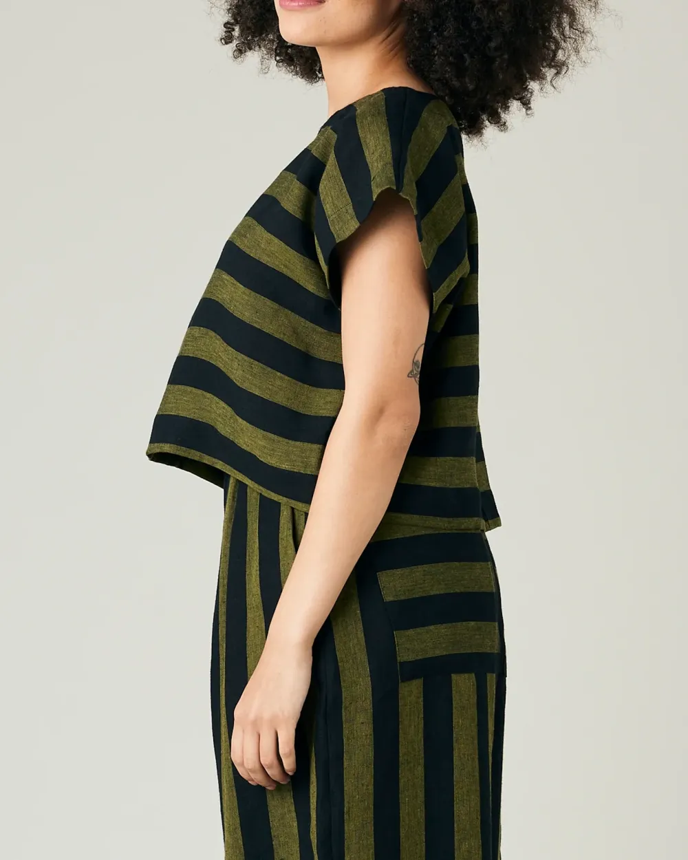 BLACK & OLIVE STRIPE LINEN TOP