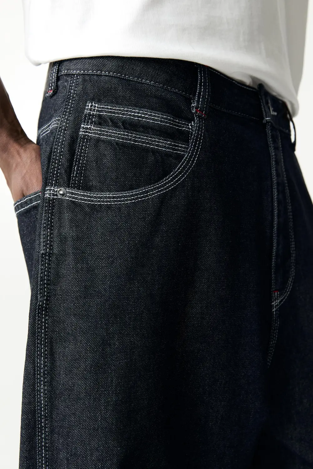 Super baggy carpenter jeans with turn-up hems