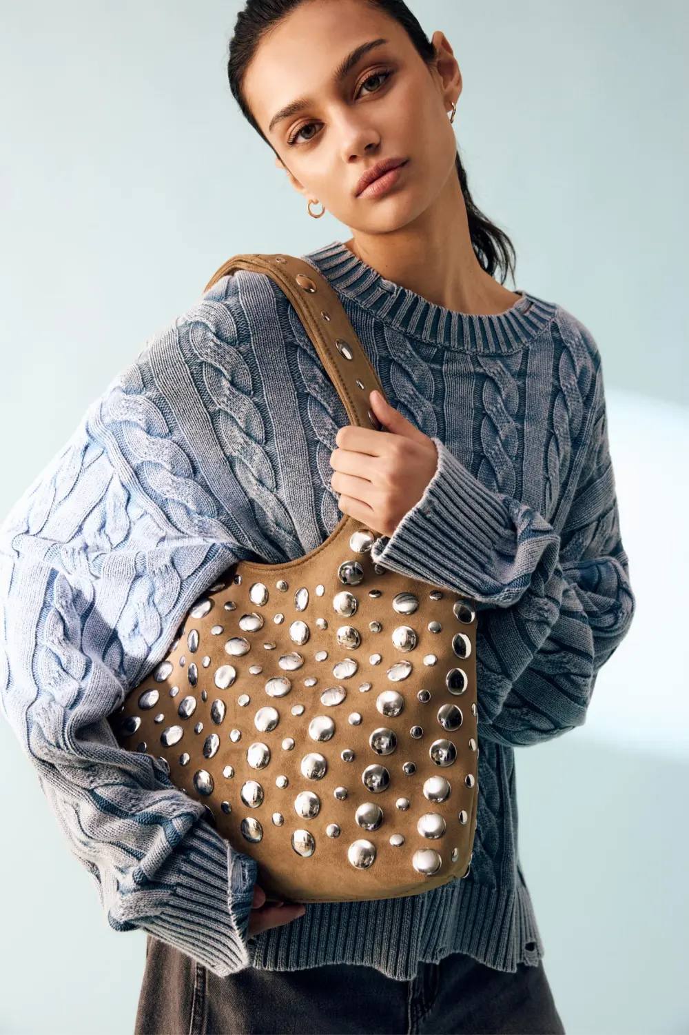 Bolso shopper tachas