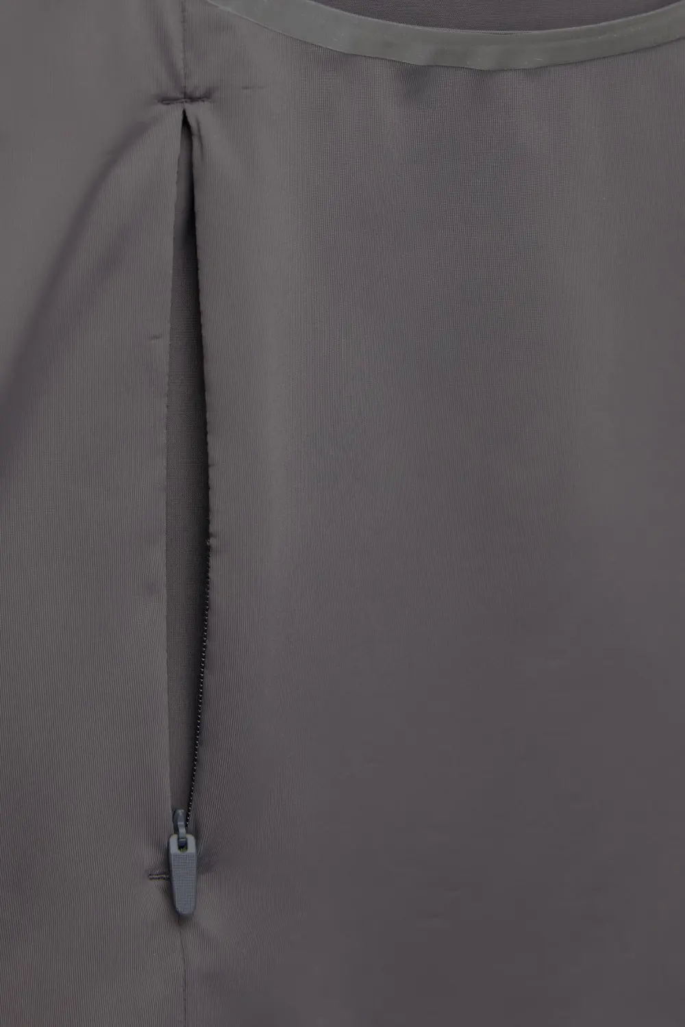 Johanna Parv open back top