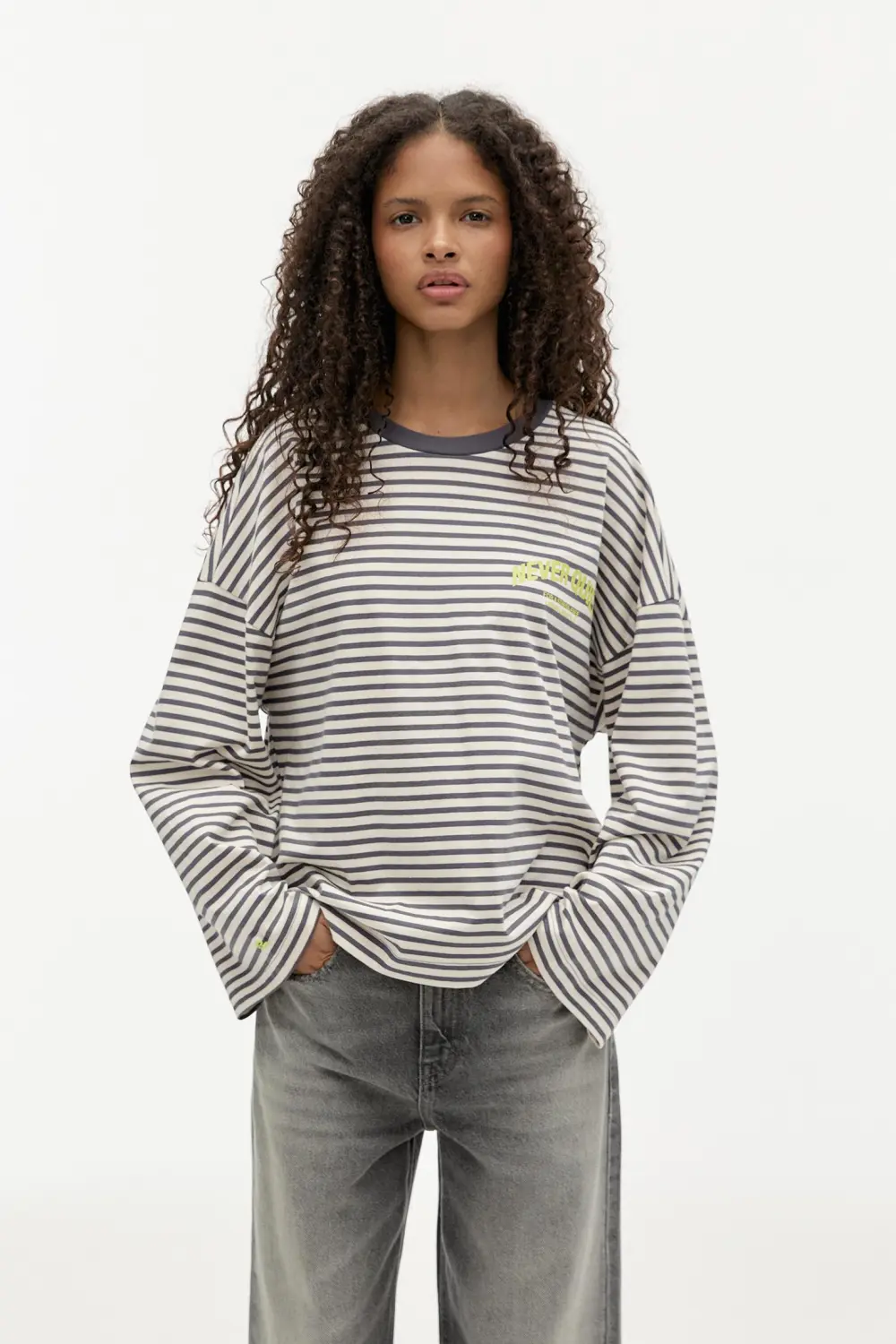 Camiseta rayas texto contraste