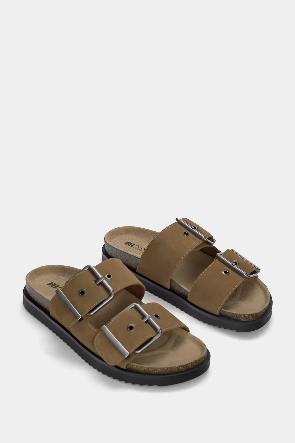 Sandalias planas serraje hebillas