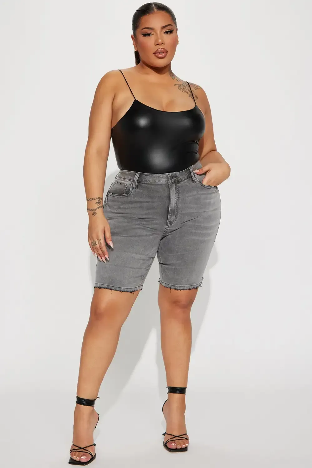 On The List Deluxe Stretch Bermuda Shorts - Grey