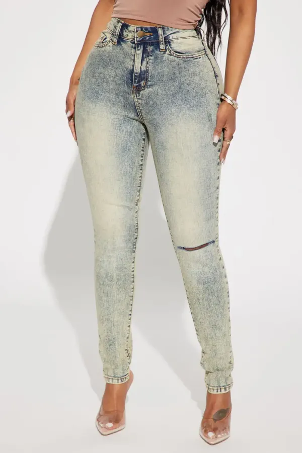 Don't Rush Tinted Stretch Skinny Jeans - Light Wash