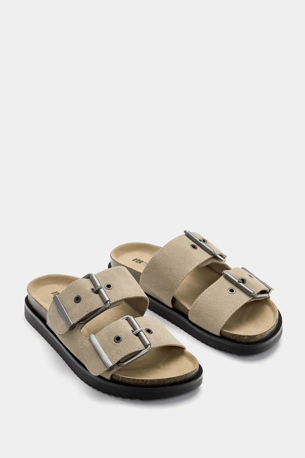 Sandalias planas serraje hebillas