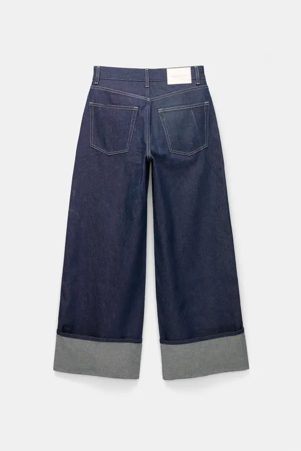 Jeans super wide leg vuelta bajo