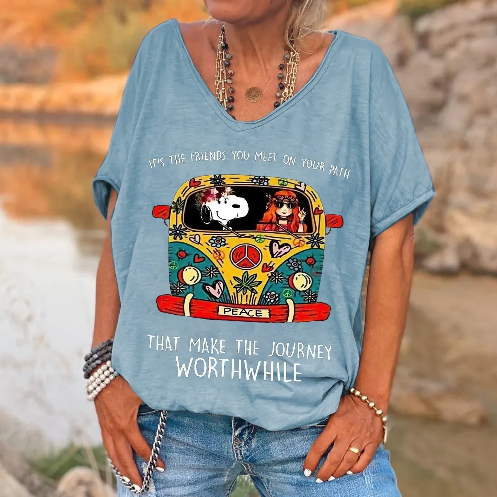 It's The Friends You Meet On Your Path Printed V-neck Women's T-shirt
