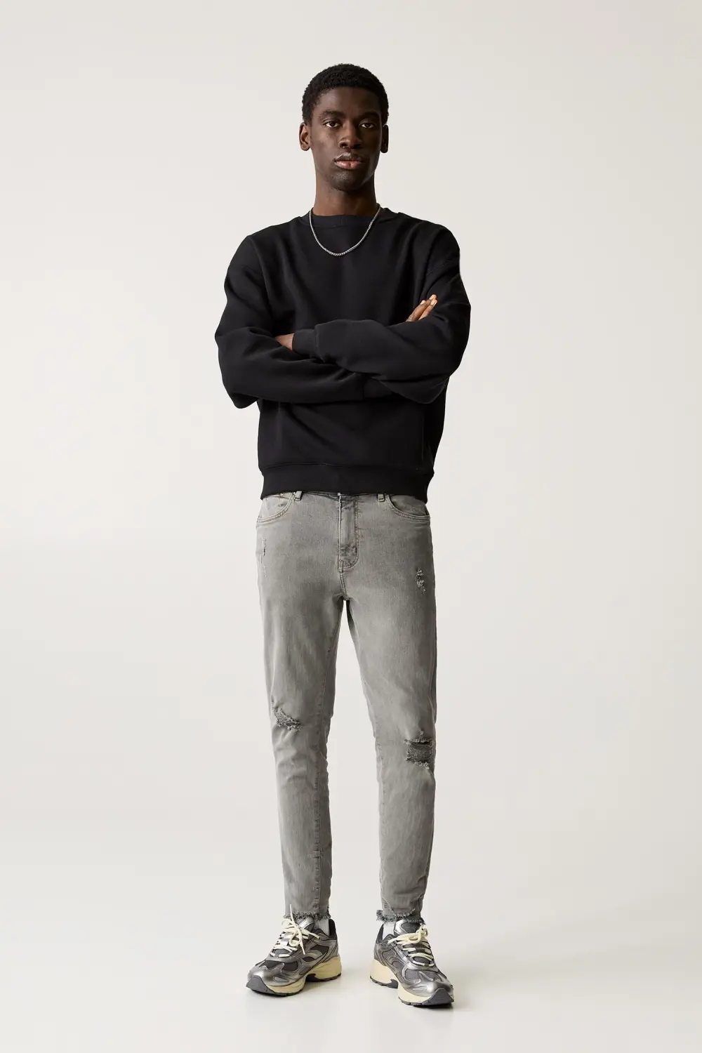 Ripped carrot fit jeans