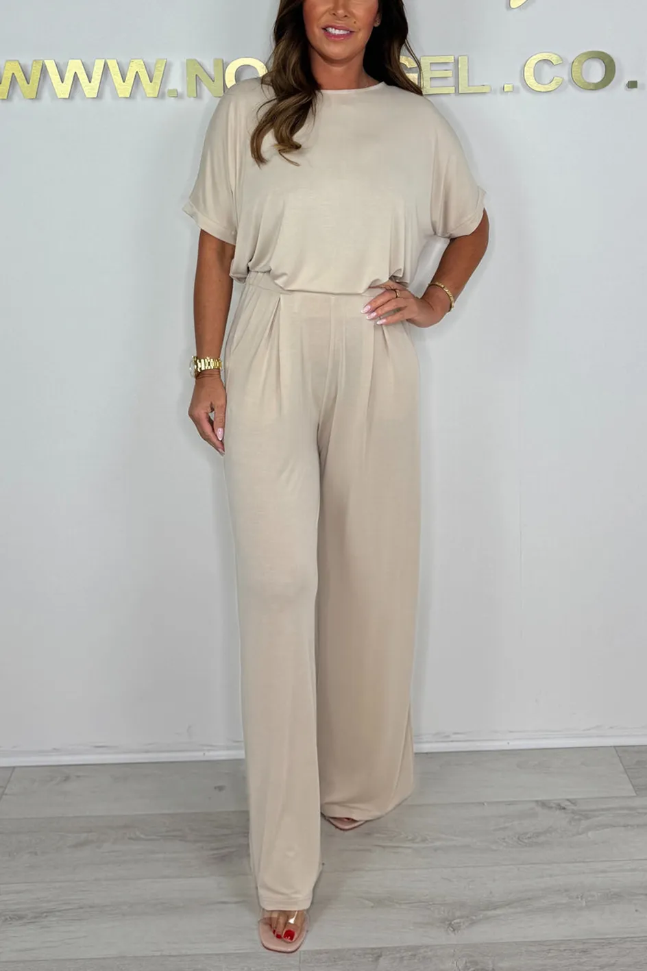 Women'S Solid Color Casual Short-Sleeved Top And Pants Two-Piece Set