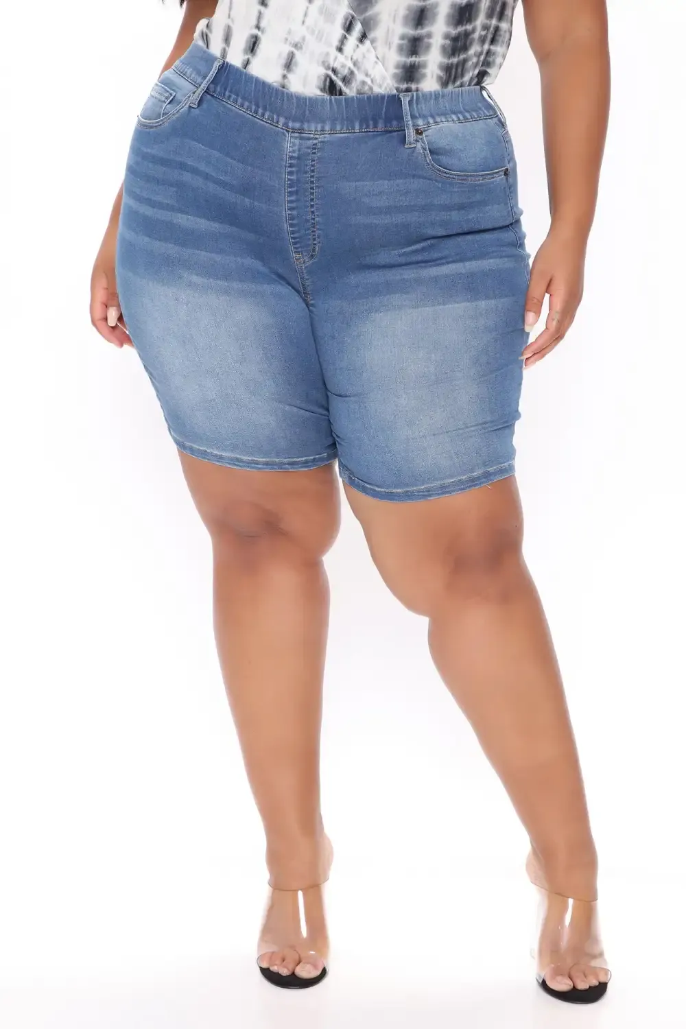 Raine Super Stretch Pull On Biker Shorts - Medium Blue Wash