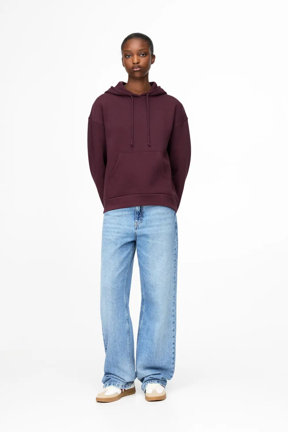 Sudadera básica capucha
