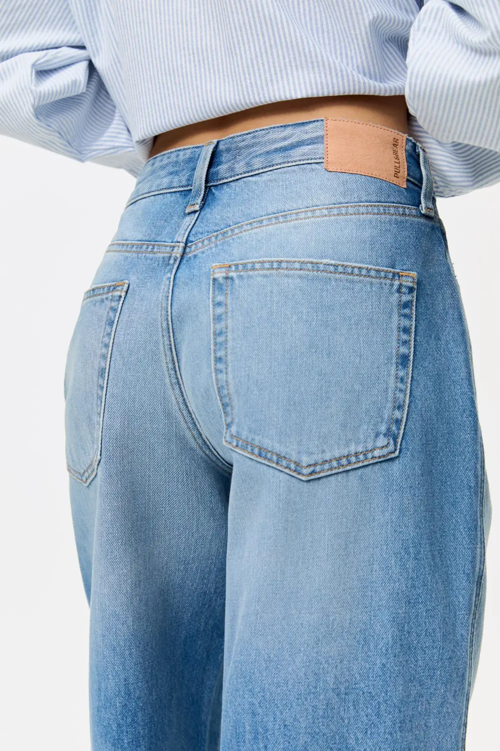 Jeans barrel tiro medio