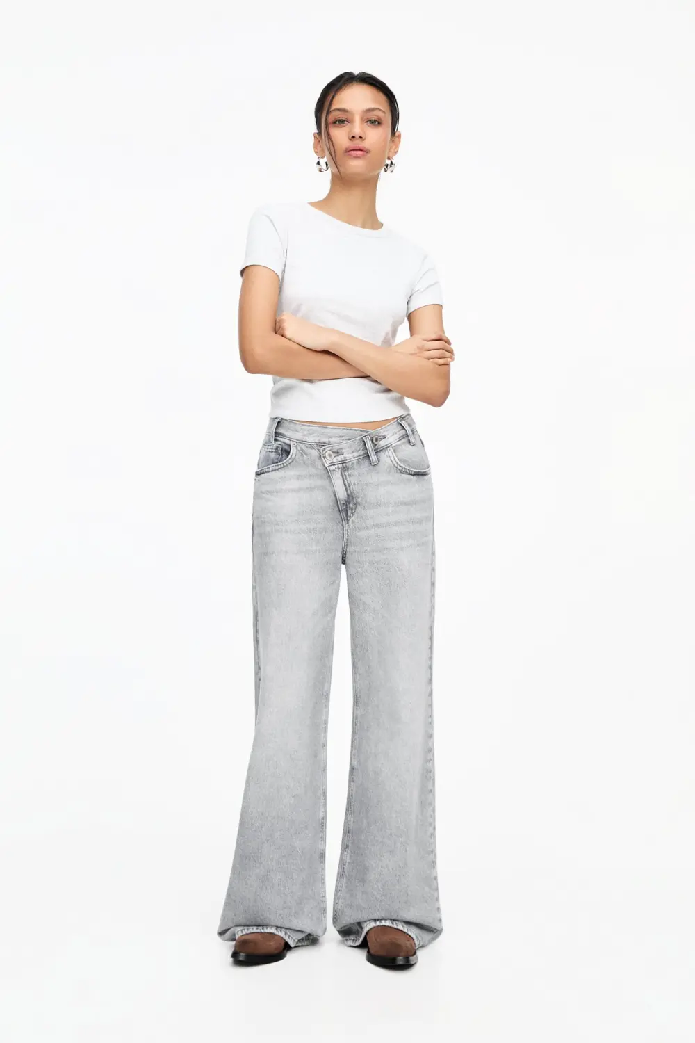 Jeans wide leg cintura cruzada