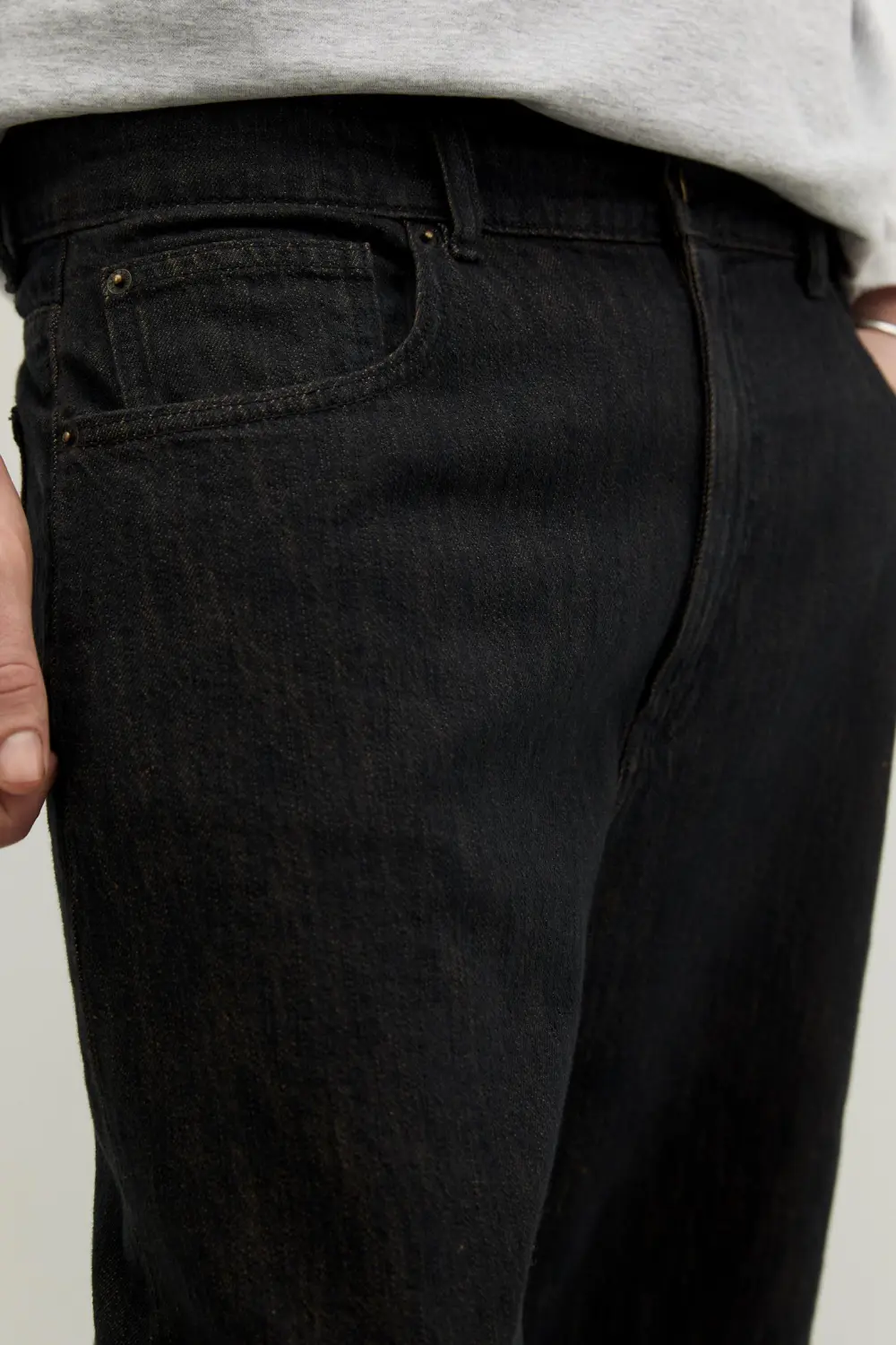 Wide-leg jeans