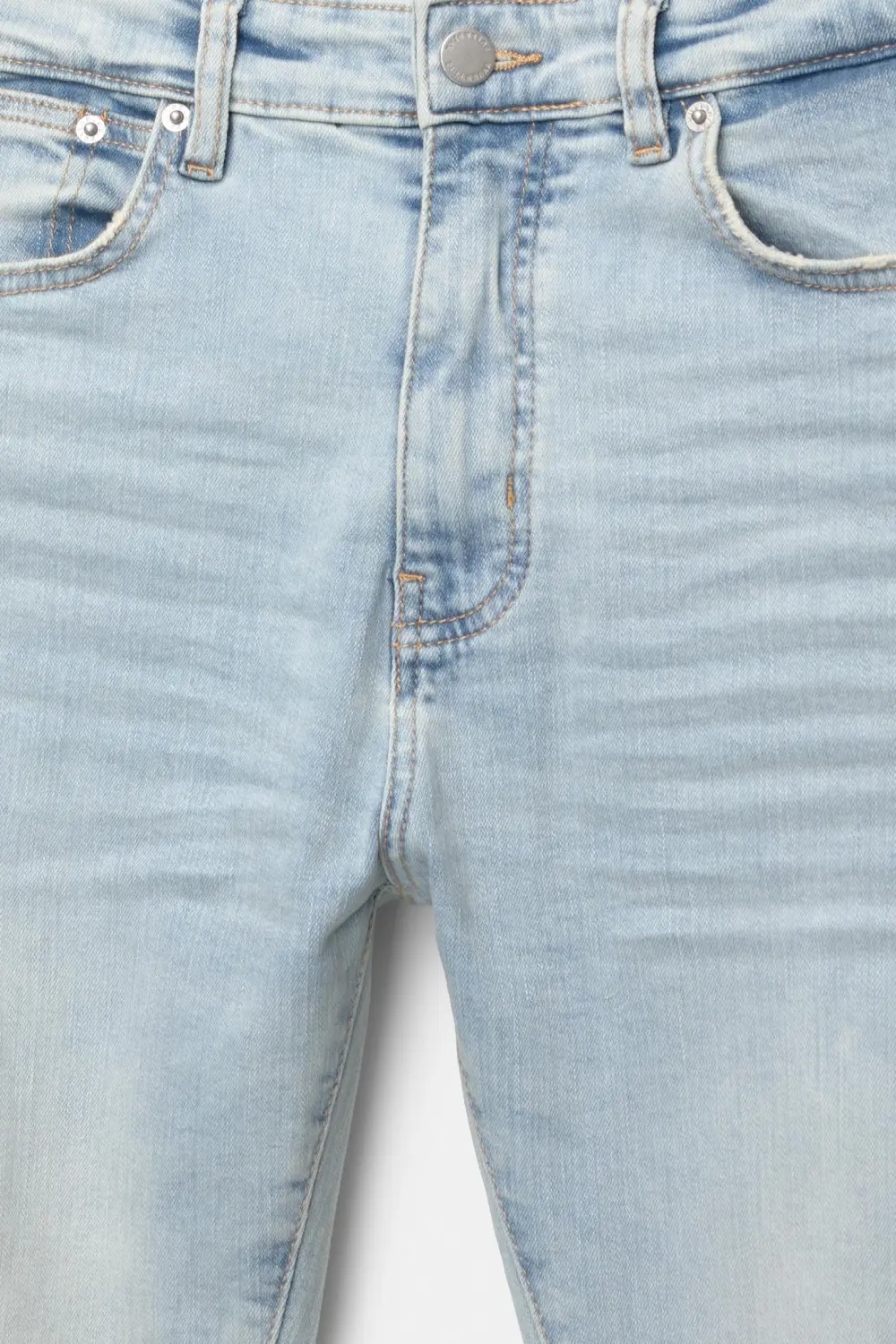 Ripped carrot fit jeans