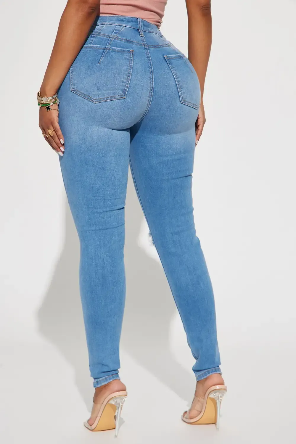 Stretch Curvy Ripped Skinny Jean - Light Wash