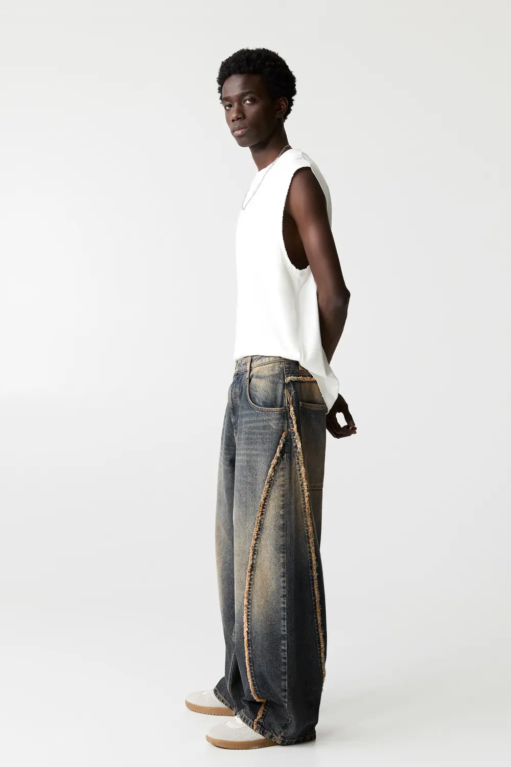 Baggy jeans with fringing