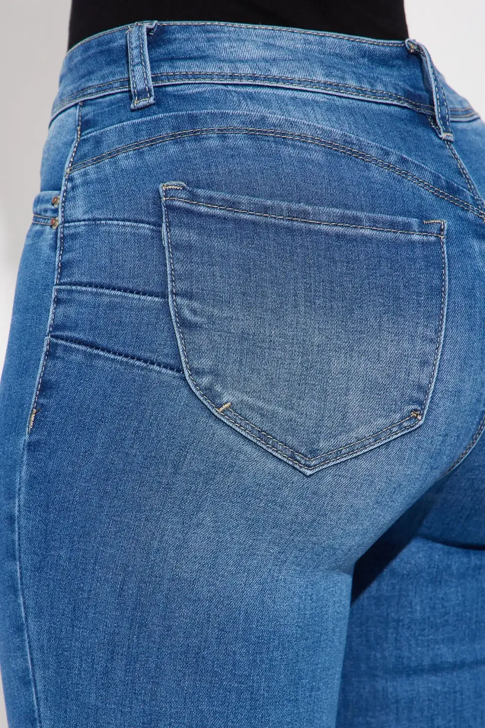 Squat Like That Booty Lifting Jeans - Medium Blue Wash