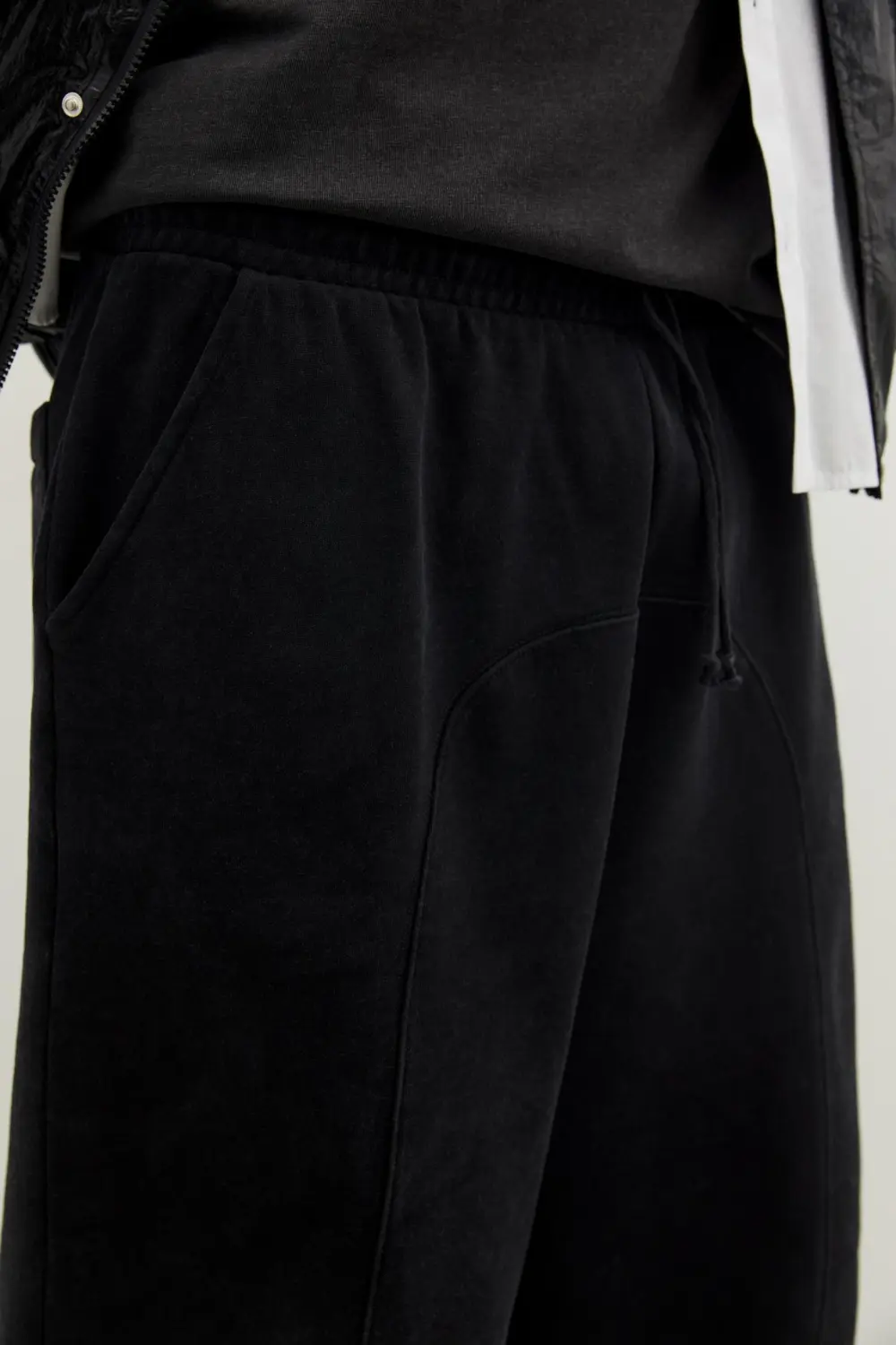 Frayed hem tracksuit Bermuda shorts