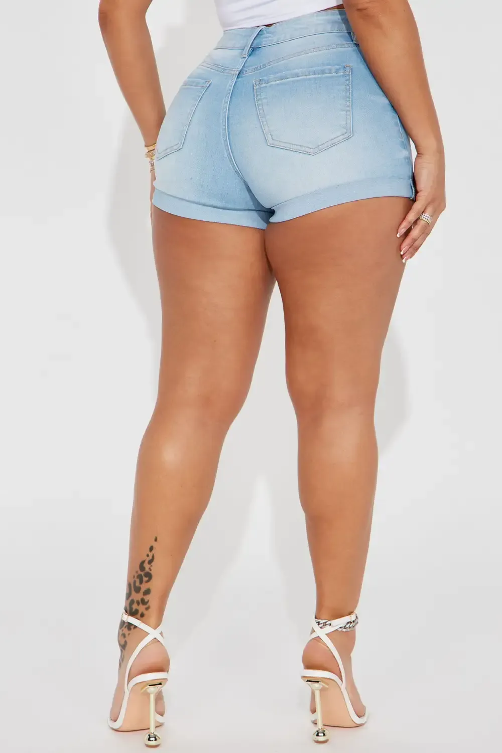 90s Mom Stretch Ripped Denim Shorts - Light Wash