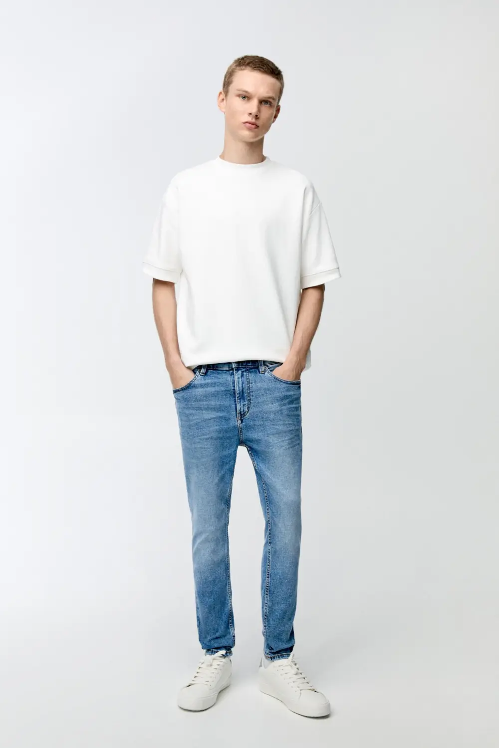 Washed carrot-fit jeans