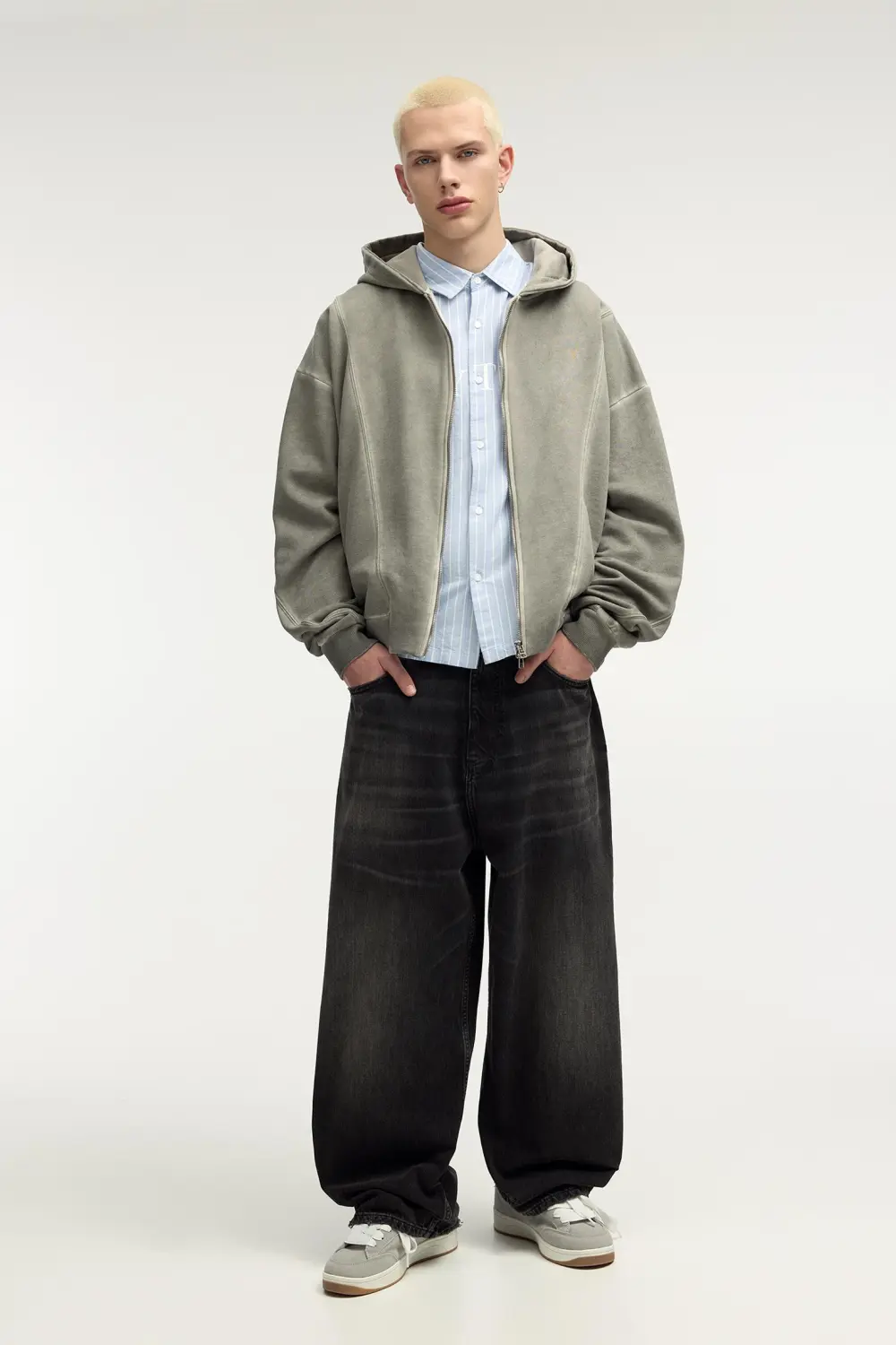 Super baggy washed finish jeans