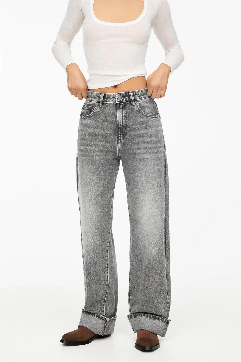 Jeans baggy rectos vuelta bajo