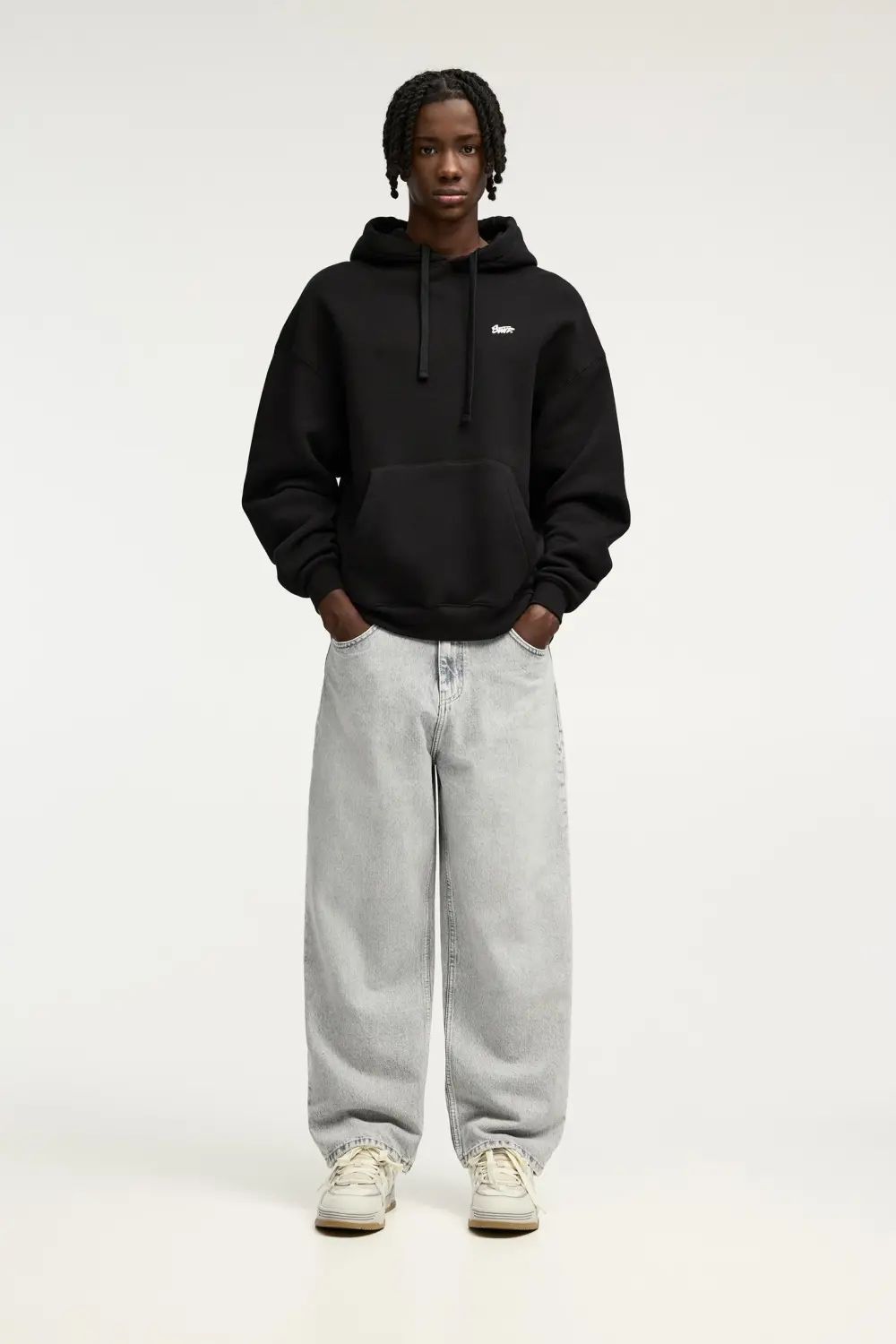 Loose baggy jeans