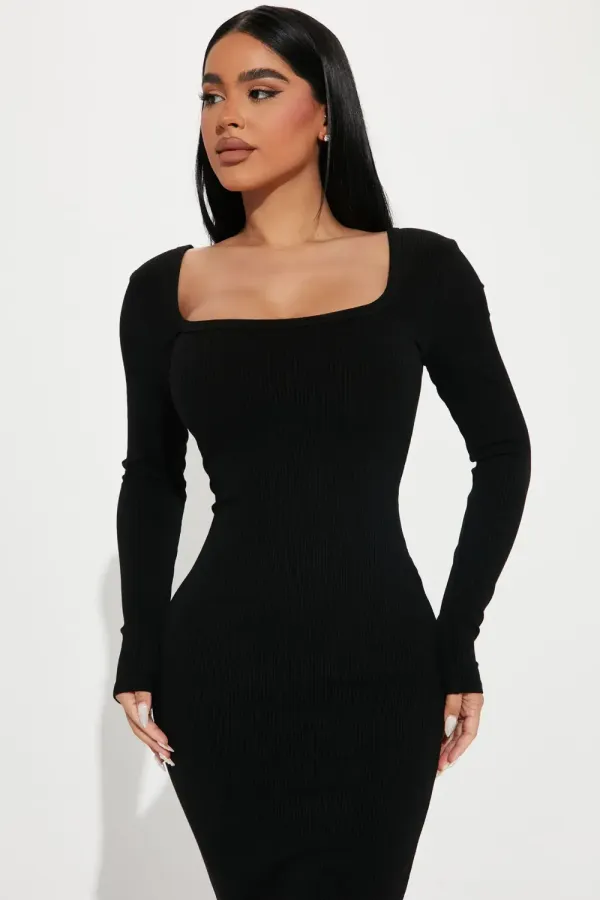 Selena Snatched Maxi Dress - Black
