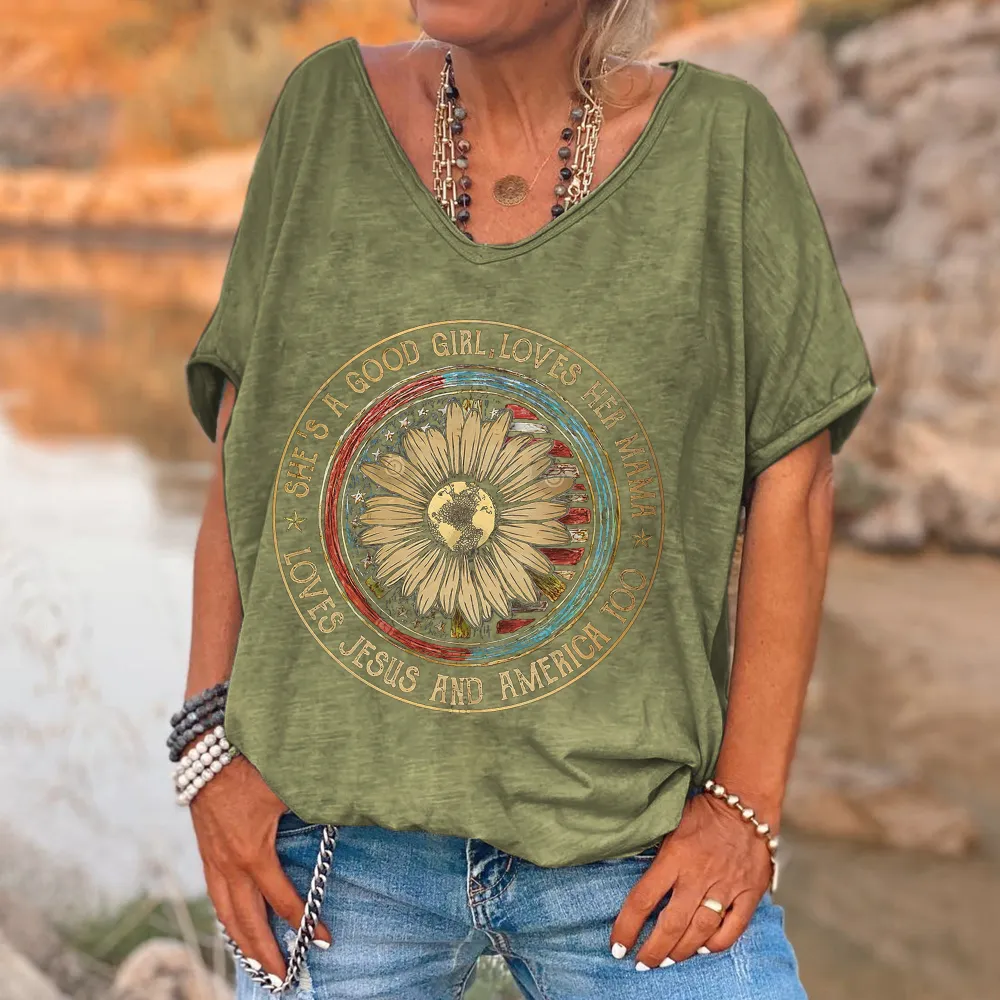 She's A Good Girl, Loves Her Mama Printed Women's T-shirt