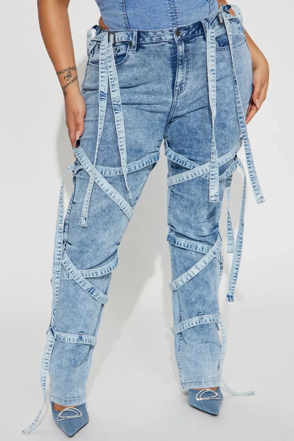Strapped In Stretch Slim Straight Leg Jeans - Light Wash
