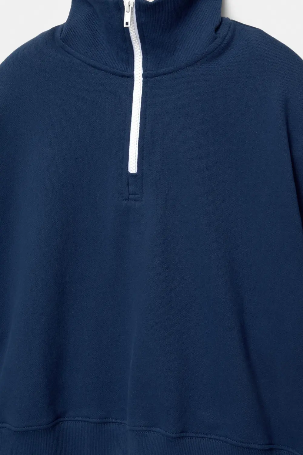 Sudadera cropped cuello cremallera