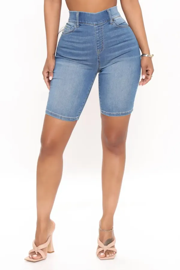 Raine Super Stretch Pull On Biker Shorts - Medium Blue Wash