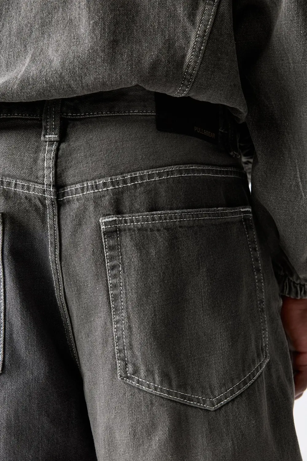 Wide-leg jeans