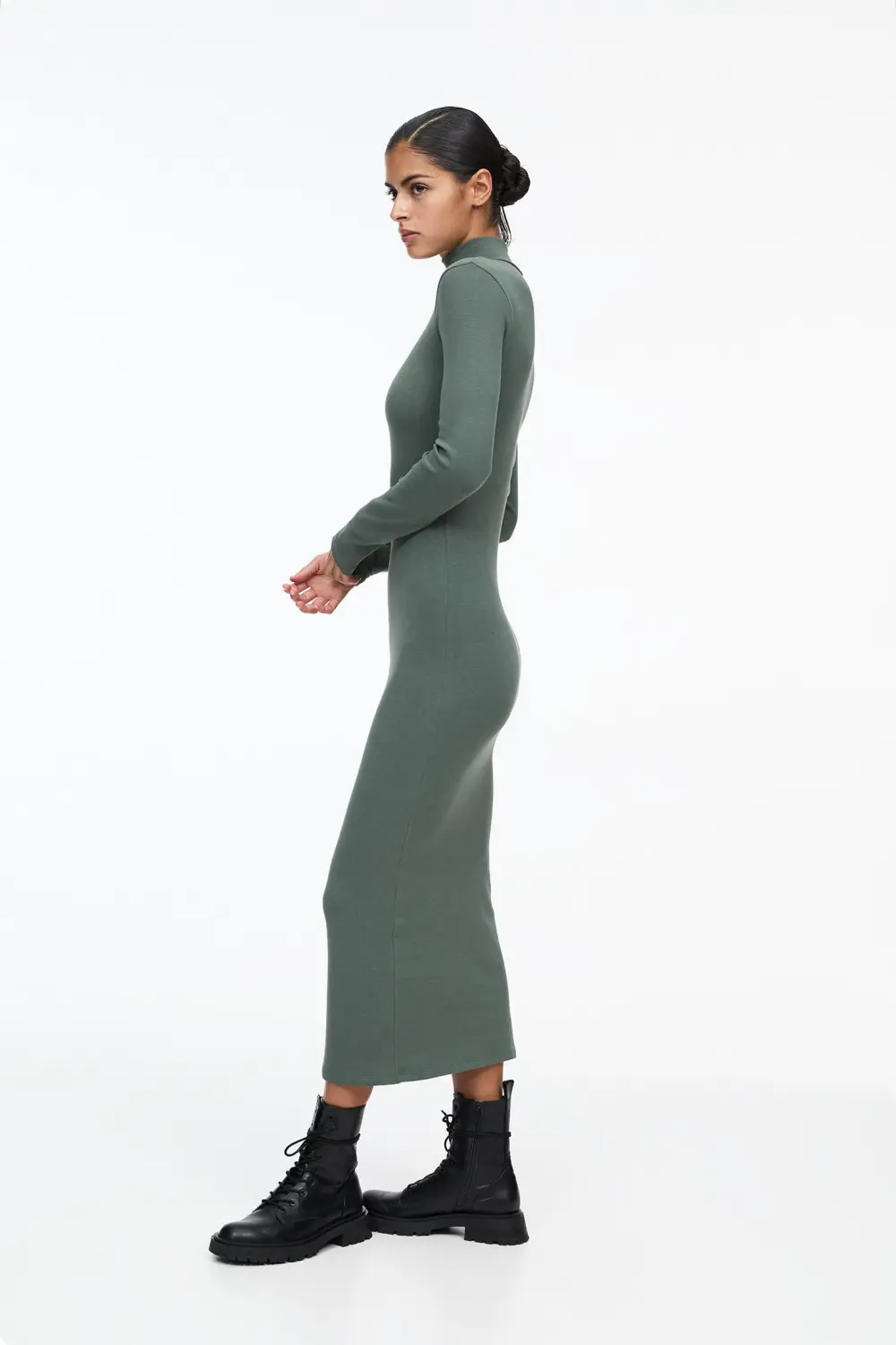 Vestido midi cuello perkins