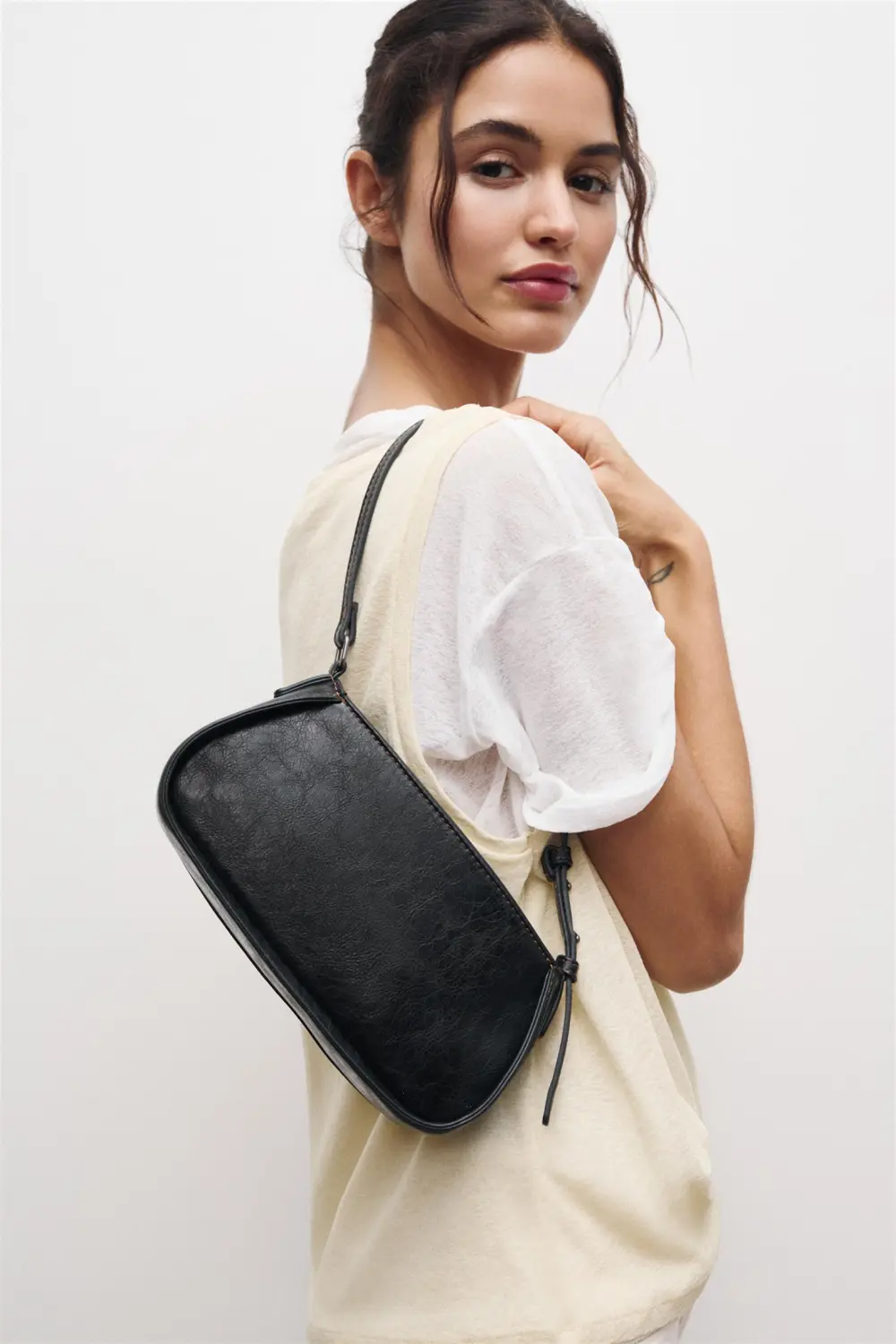 Bolso de hombro costuras
