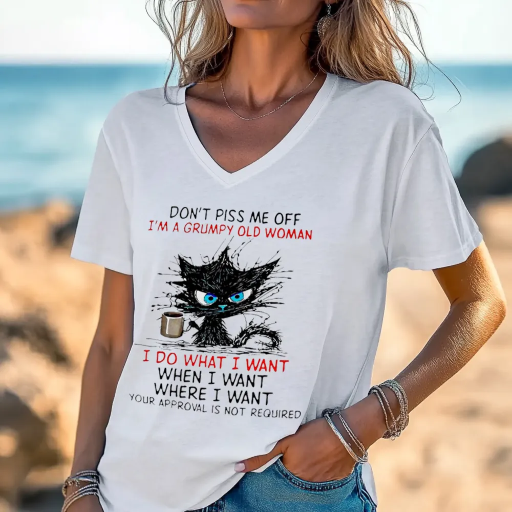 Custompupshirt Don't Piss Me Off I'm A Grumpy Old Woman Printed V-Neck Women's T-shirt