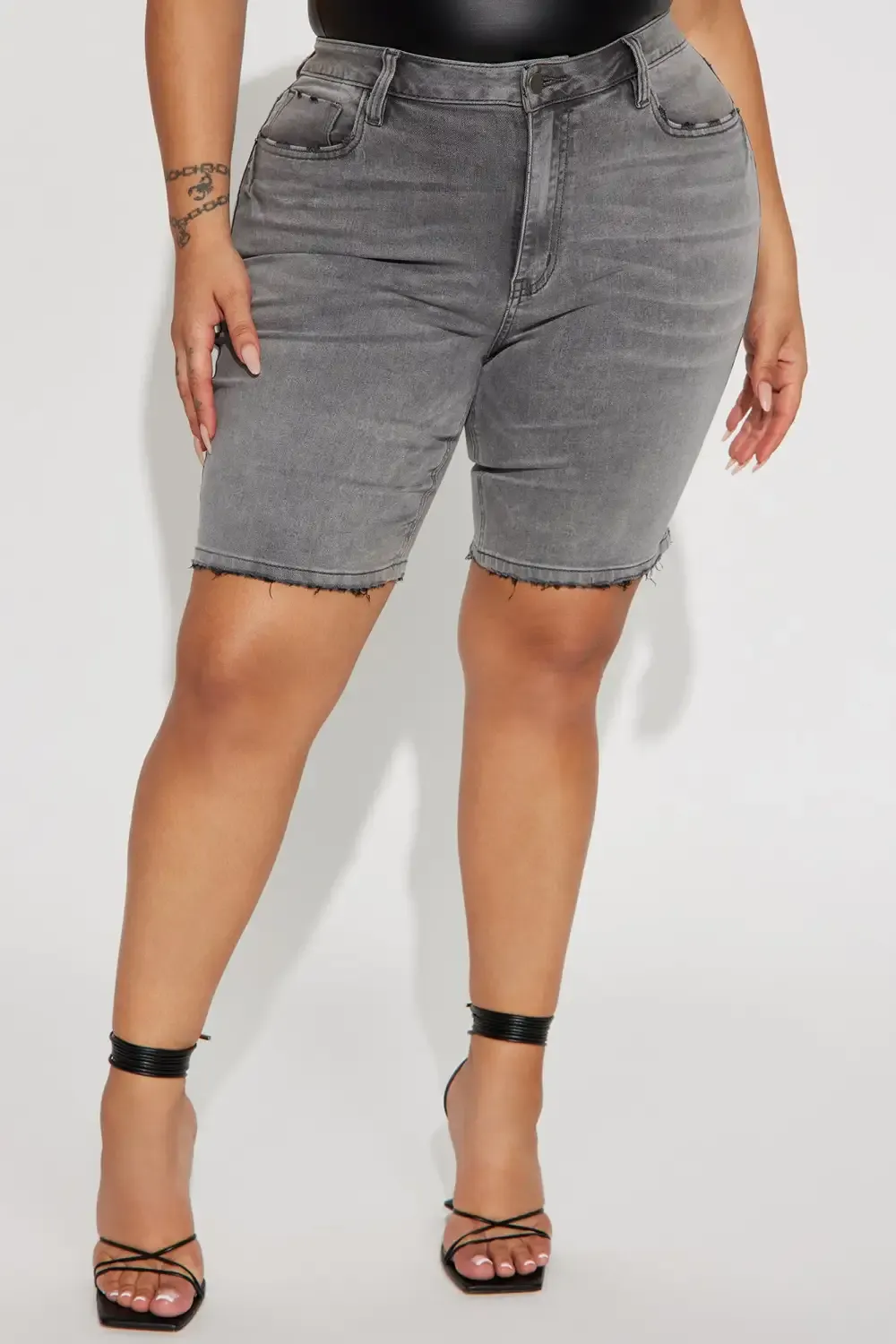 On The List Deluxe Stretch Bermuda Shorts - Grey