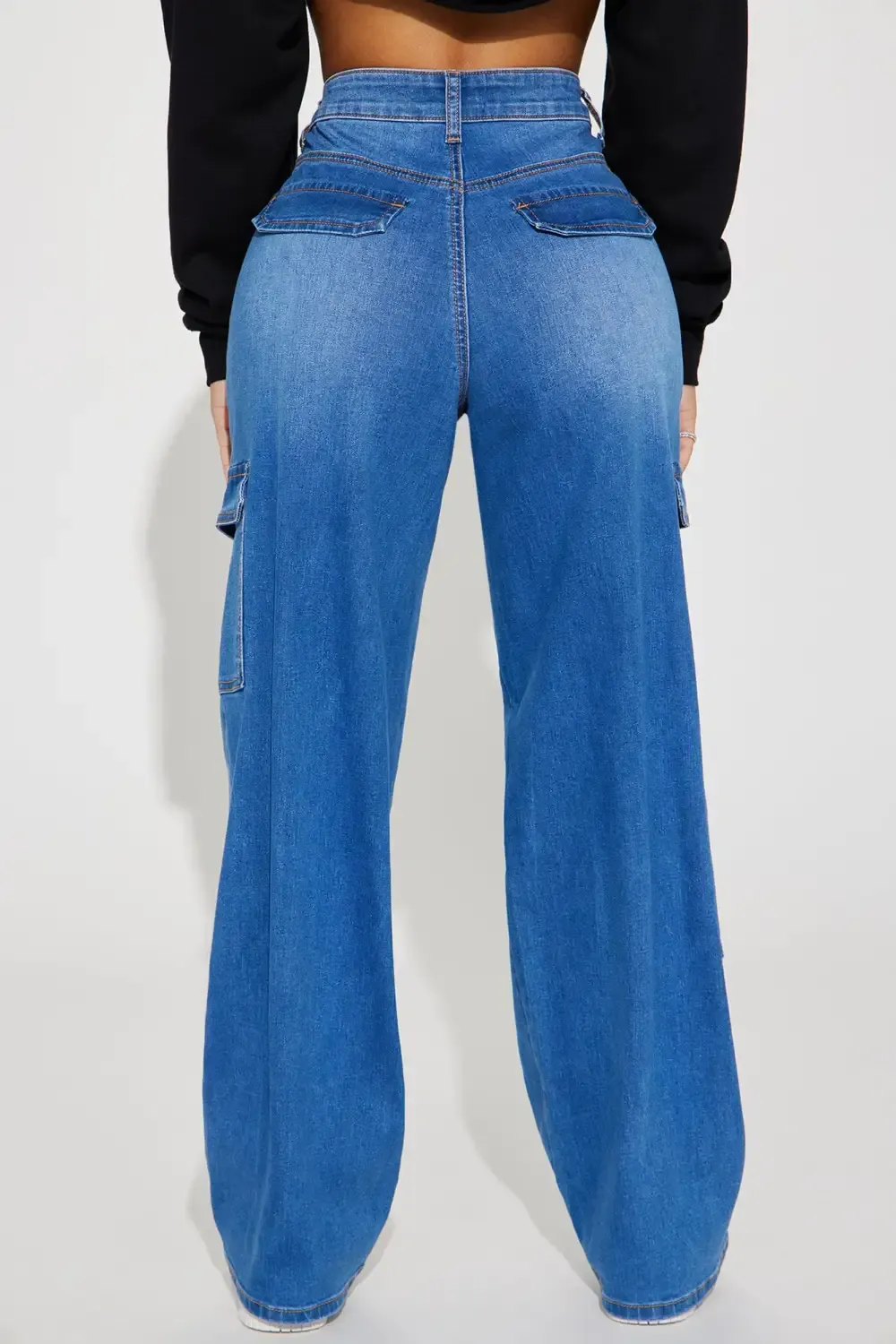 Take The High Road Cargo Jeans - Medium Wash