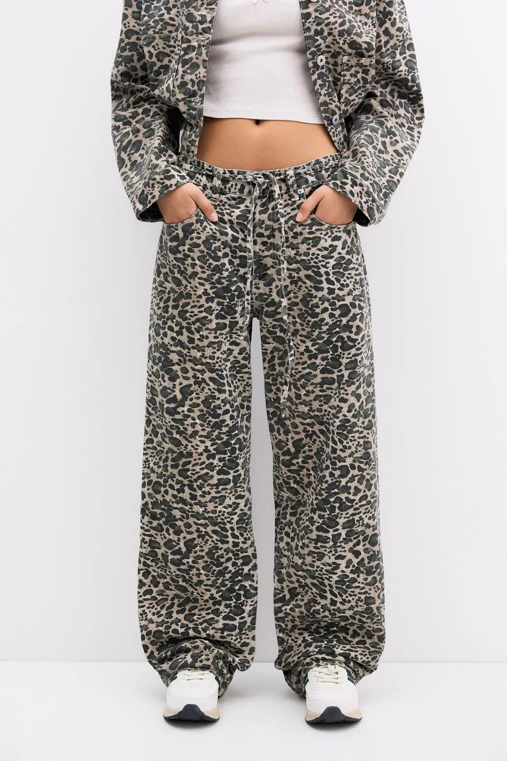 Jeans baggy leopardo cinturón