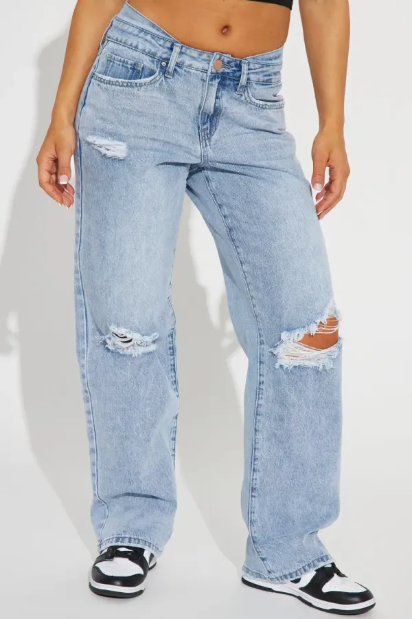 Danger Zone Baggy Ripped Straight Leg Jeans - Light Wash