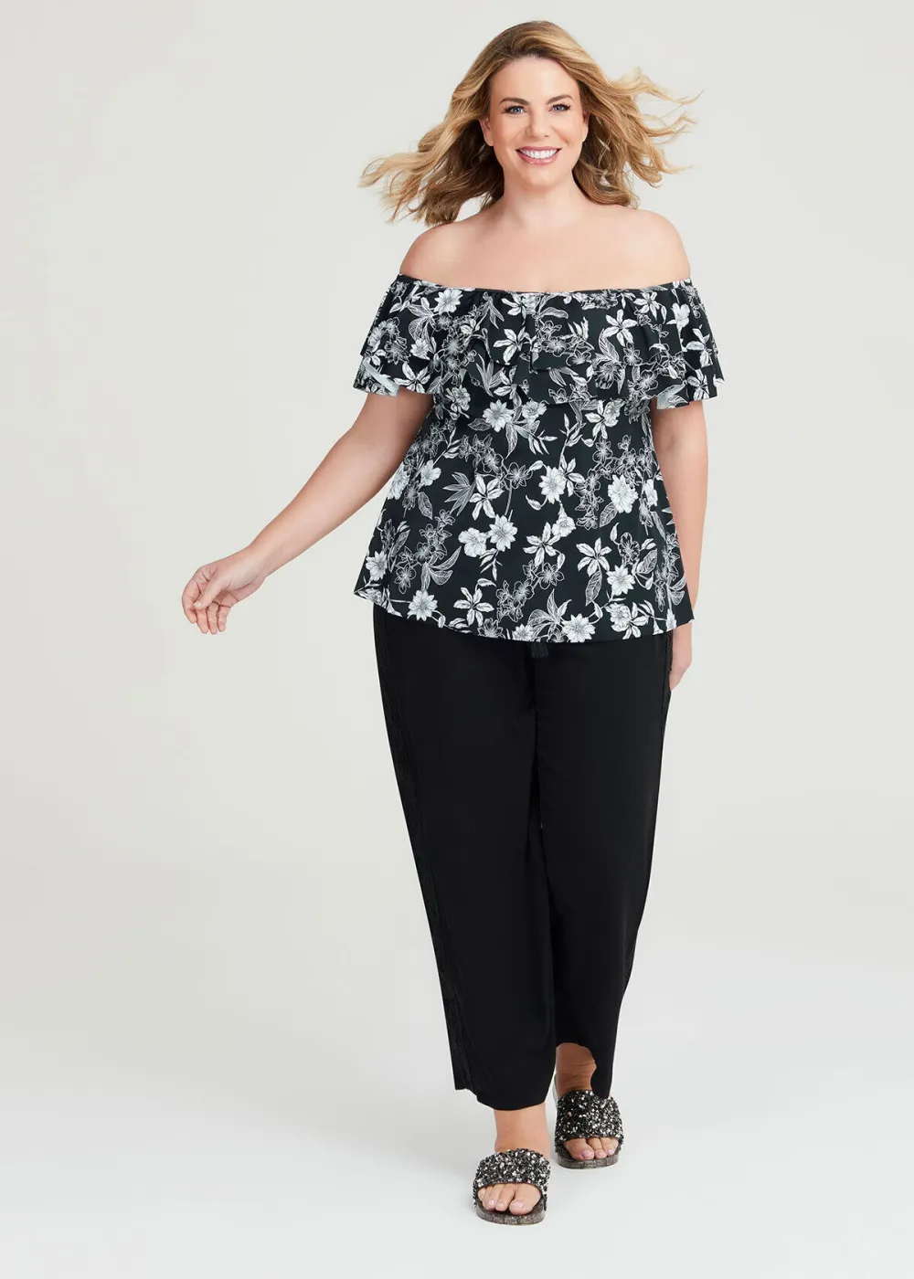 Lace Trim Pull On Pant