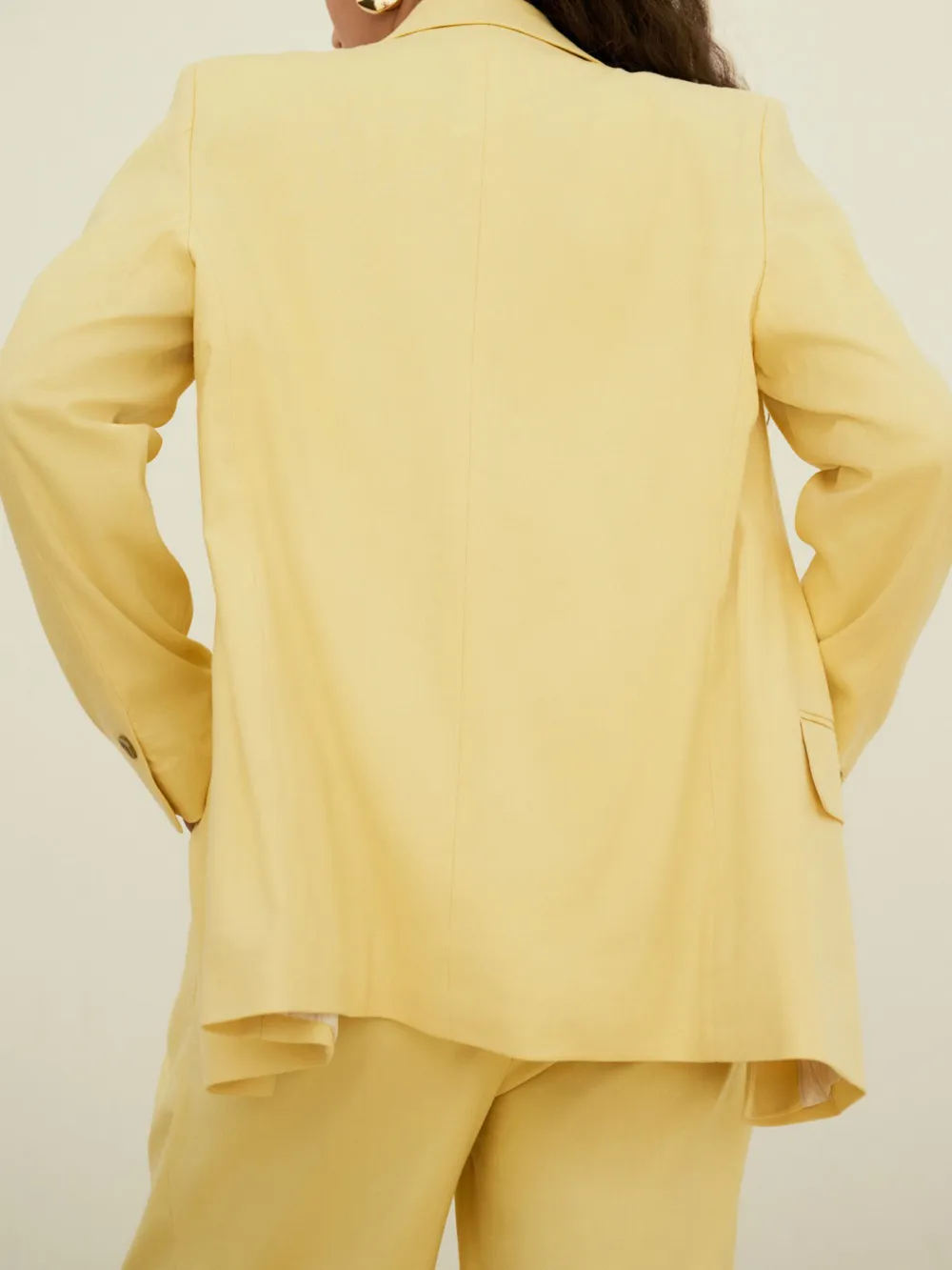 Custom Suits Paired With Linen Fabric