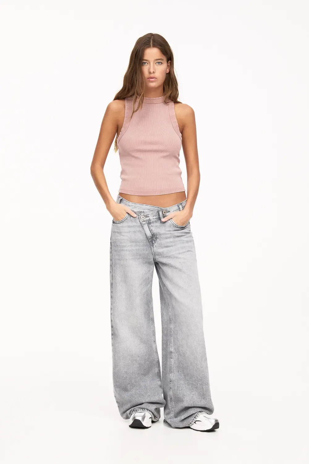 Halter neck tank top with trims
