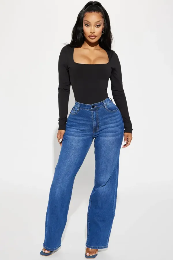 Simply Basic Stretch Straight Jeans - Medium Wash