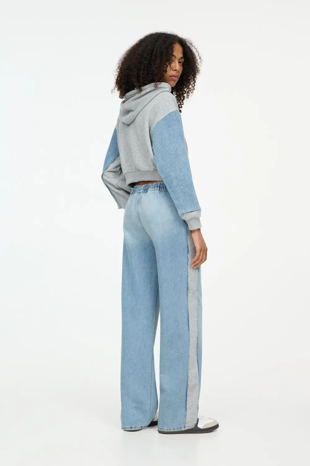 Sudadera cropped mangas vaqueras