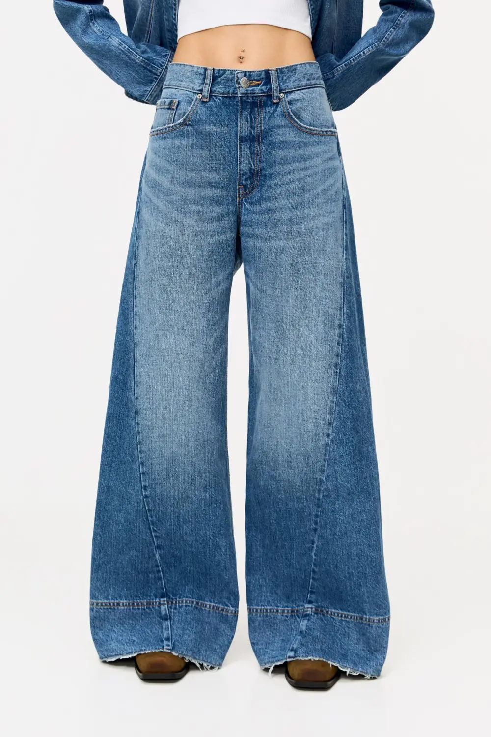 Jeans super wide leg trabilla trasera