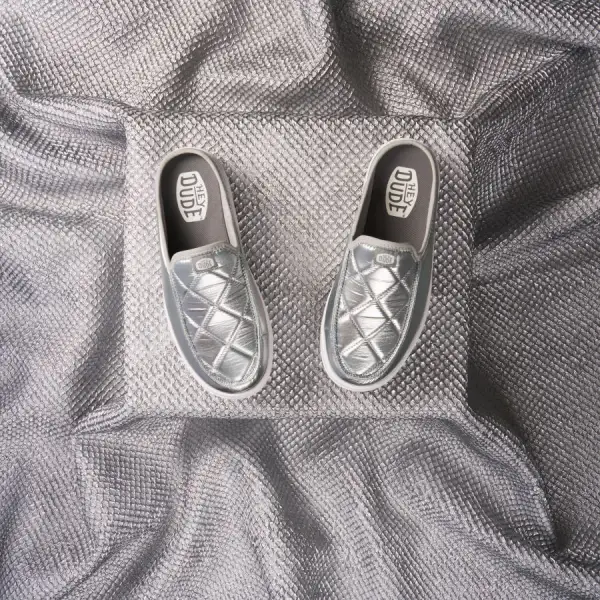 Austin Lift Metallic Puffer - Silver/White