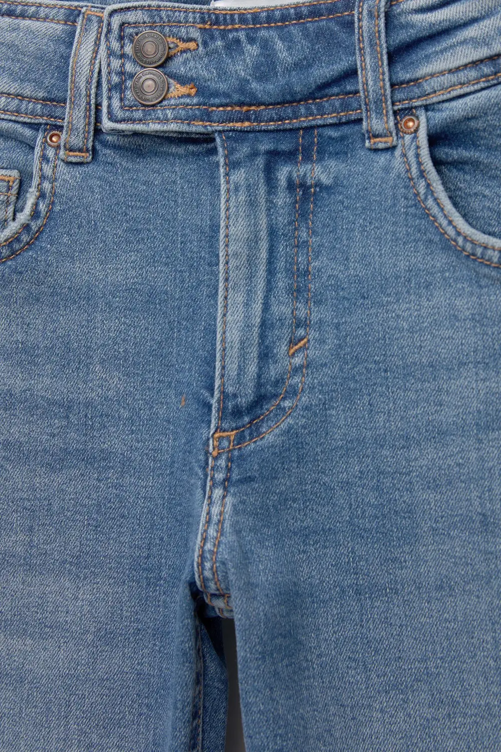 Jeans bootcut tiro bajo